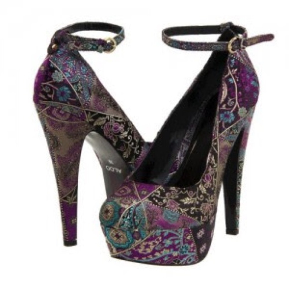 Aldo size 8 embroidered stiletto shoes
